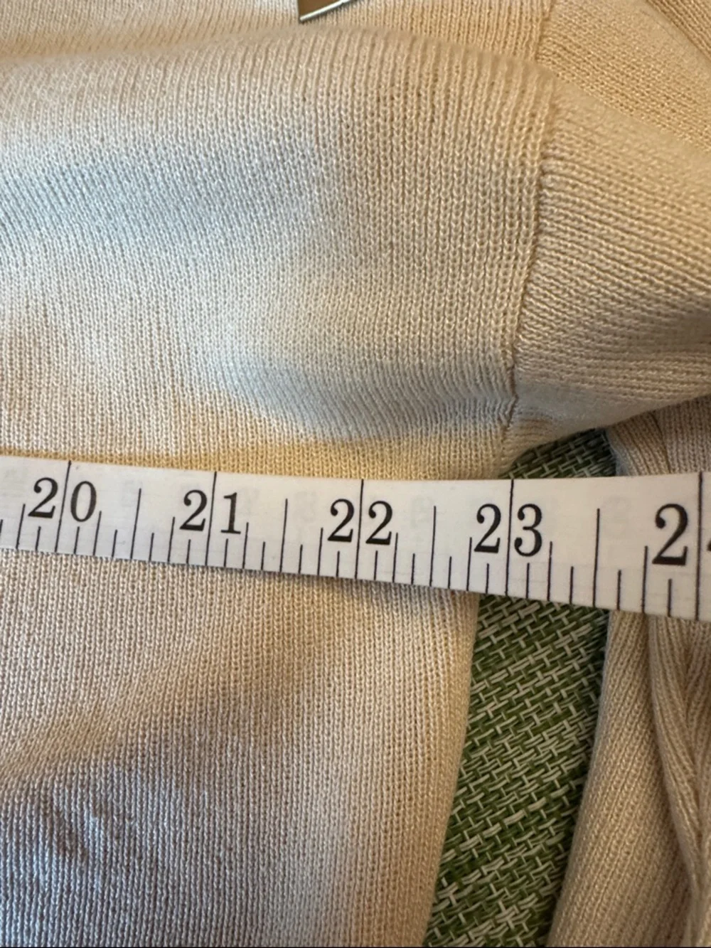 Cream Long-Sleeve Knit Sweater with Black Trim - Women's XL. Hi-Lo. - Picture 8 of 10